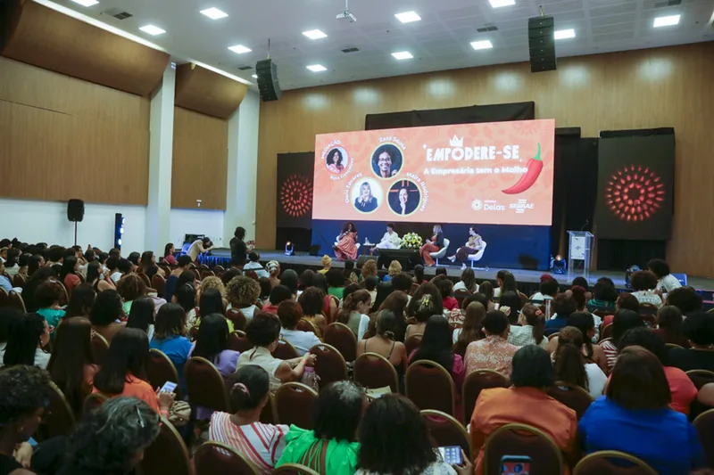 Auditório lotado no evento Empodere-se